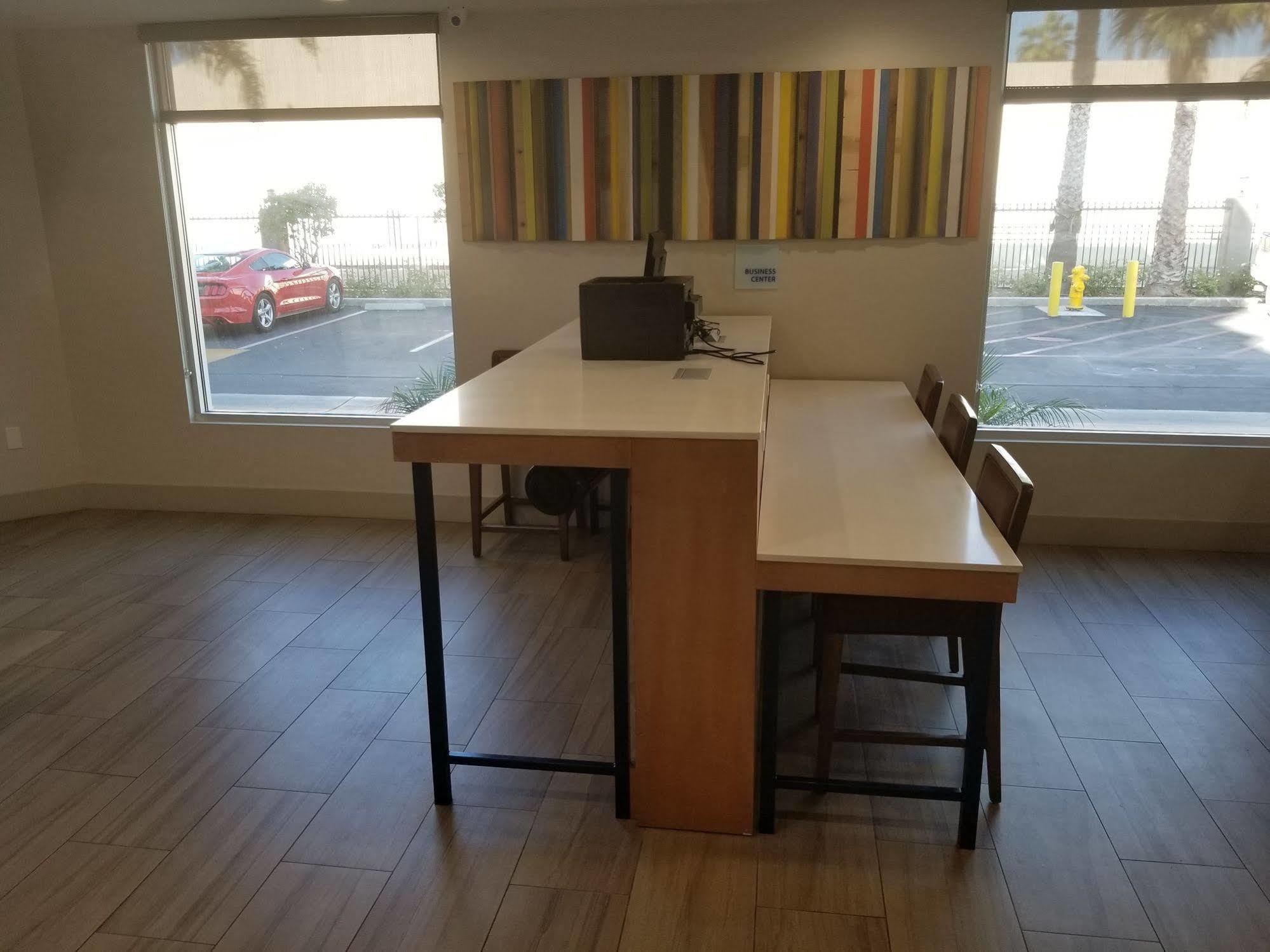 Holiday Inn Express Fullerton-Anaheim By Ihg מראה חיצוני תמונה